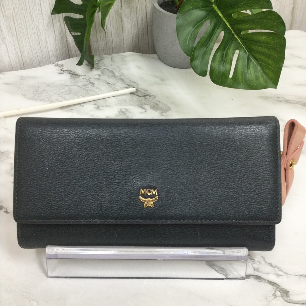GUC MCM Black Leather Continental Wallet with Pink Leather Bow